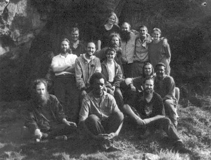 MARION 55 (1998-1999): Back (L-R) Louis Janse van Rensburg (Meteorologist), Genevieve Jones (Birder), Geogre Self (Radio Technician), Keith Spencer (Birder), Gerda Briel (Meteorologist); Middle: Aldo Strumpher (Diesel Mechanic), Steve Holness (Geomorphologist), Antwanette Lombard (Leader, Medic), Mike de Maine (Deputy Leader, Sealer), Izak Deysel (Senior Meteorologist), Alvan Gabriel (Entomologist); Front: Paddy Kuun (Mooser), Tendamutzimu Mathagu (Sealer), Jaco Klok (Entomologist).