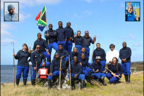 MARION 79 (2022-2023): (L-R) Top row: Banele Dosi (MIMMP Sealer), Samuel Peta (O & C Birder – DFFE), Sanele Action Mkhize (Diesel Mechanic), Siphesihle Faltein (Assistant Meteorological Technician – SAWS), Lucy Smyth (MAPRU/NMU Birder), Michael Ross (MIMMP Sealer);  (Middle row)  Monica Leitner (MIMMP Killer whaler/Sealer), Mndeni ‘Amani’ Hlatshwayo (Medical Orderly), Thendo Sikhwari (Senior Meteorological Technician – SAWS), Andile Ace Mdluli (O & C Birder – DFFE), Gladys Kemei (Communications Engineer and Deputy Team Leader), Tankiso H. Moso (SANSA Electronics Engineer and Science Team Leader), Ntlangemhlophe Sanele Sukude Nombekela (Chef), Mishumo Masithembi (Environmental Control Officer); (Bottom row) Gcobani Tshangana (Assistant Environmental Control Officer), Austin Acro Gumba (UKZN Astrophysicist), Tanganedzani Tshitavhe (Assistant Meteorological Technician – SAWS), Tshimangadzo Jufter Munyai (Base Engineer and Team Leader), Elsa van Ginkel (MFM Ecologist).  Insert (left): Abuyiselwe Nguna (Geomorphologist); Insert (right): Vhuawelo Simba (MFM Ecologist).