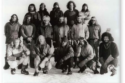 SANAE 18 (1977): Back (L-R) Hein Goldshagg, Dick Raavé, Gordon Hardman, Rob Pitman, Geoff Evans; Middle: Howard Bruwer, Gideon le Roux, John Bourke, Fred Pohl, Leon Joubert, Gerrit Myburgh; Front: Warren Rosewall, William Davis, Hennie van Deventer, Dawie le Roux, Charlie Whitcomb.